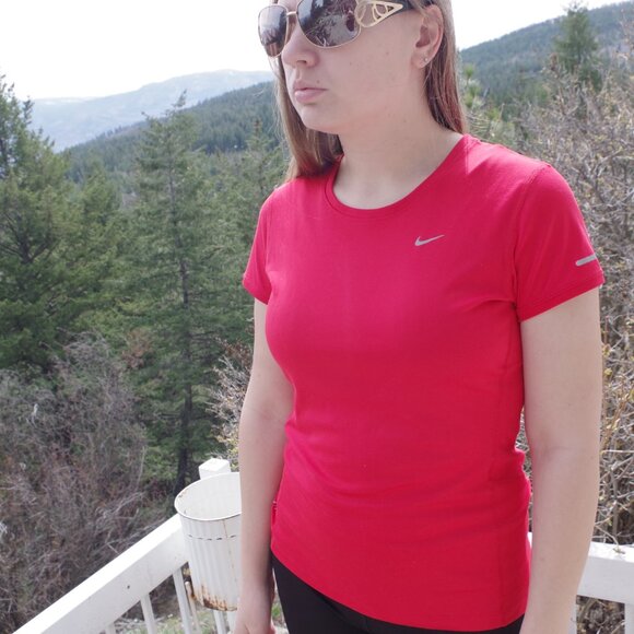Red NiKe Running Ladies Shirt - Picture 4 of 11